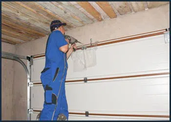 Garage Doors Store Repairs Fort Lauderdale, FL 954-637-6359 - cont-gdr-door-repair-08m